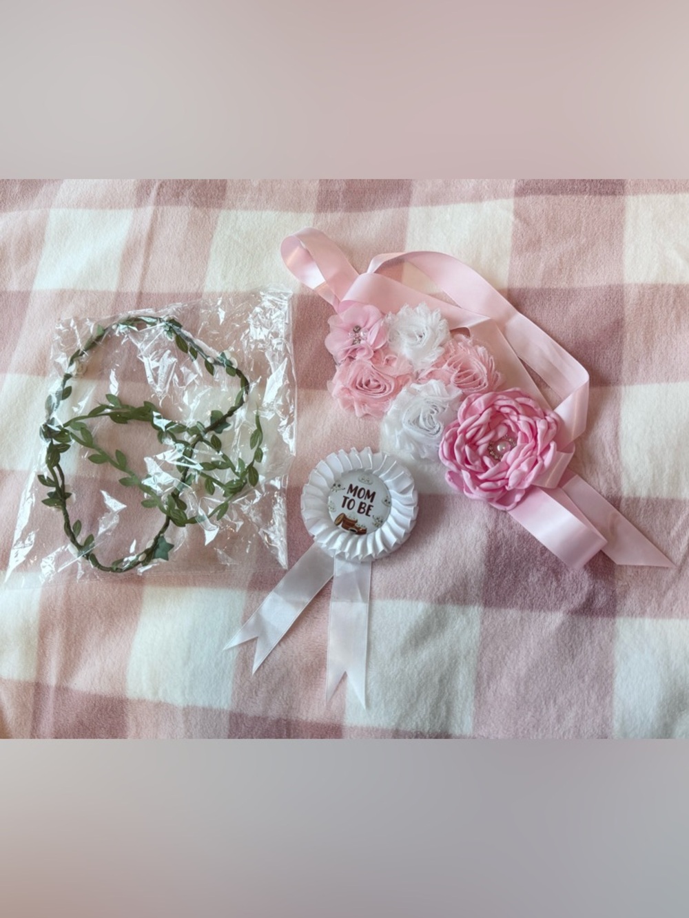 Pink Floral Baby Shower Sash with 'Mom to Be' Badge